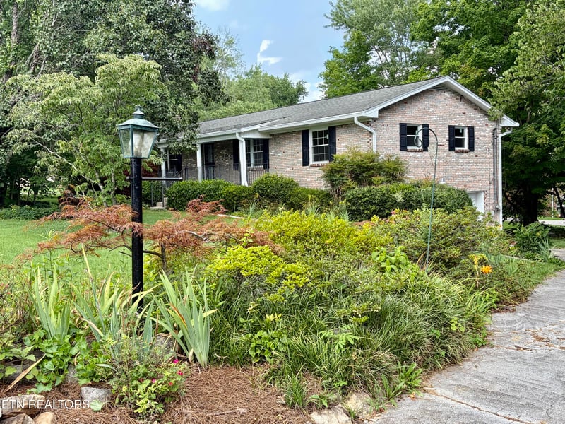 6612 Hummer Ln, Knoxville, TN 37912