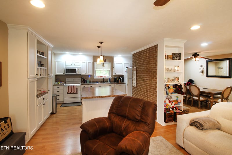 6613 Hummer Ln, Knoxville, TN 37912