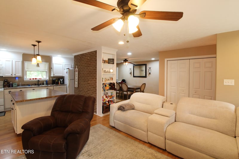 6613 Hummer Ln, Knoxville, TN 37912
