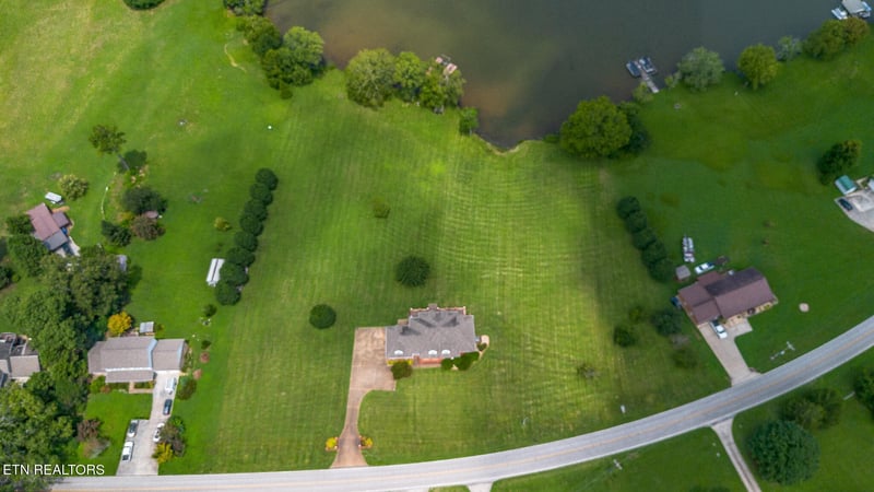 662 River Rd, Kingston, TN 37763