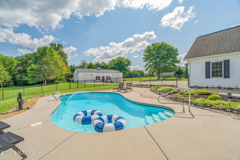 6623 Brackett Rd, Knoxville, TN 37938