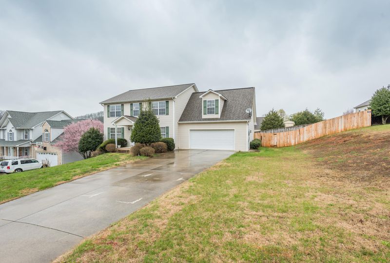 6629 Grace Nicely Ln, Corryton, TN 37721