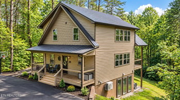 663 Lloyd Huskey Rd, Pigeon Forge, TN 37863