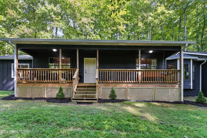 663 New Clear Branch Rd, Rocky Top, TN 37769