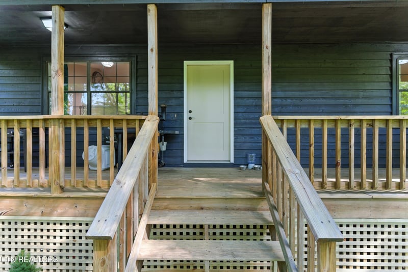 663 New Clear Branch Rd, Rocky Top, TN 37769