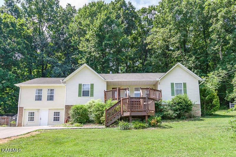 663 Northview Dr, Kodak, TN 37764