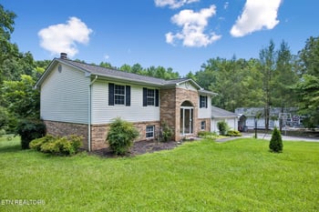 663 W Hills Dr, Harriman, TN 37748
