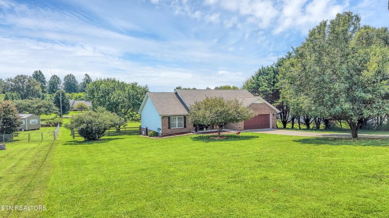 6630 Howard School Rd, Maryville, TN 37801