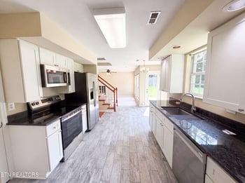 6630 Provincial Dr, Knoxville, TN 37909