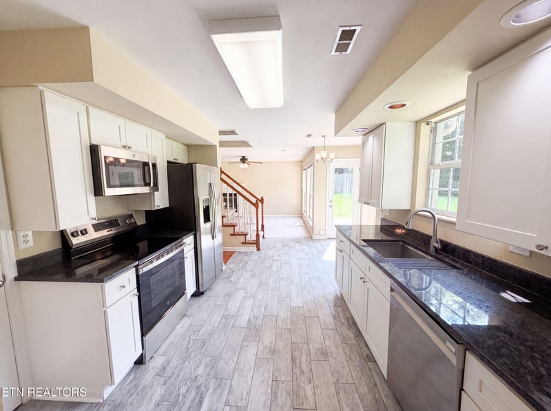 6630 Provincial Dr, Knoxville, TN 37909