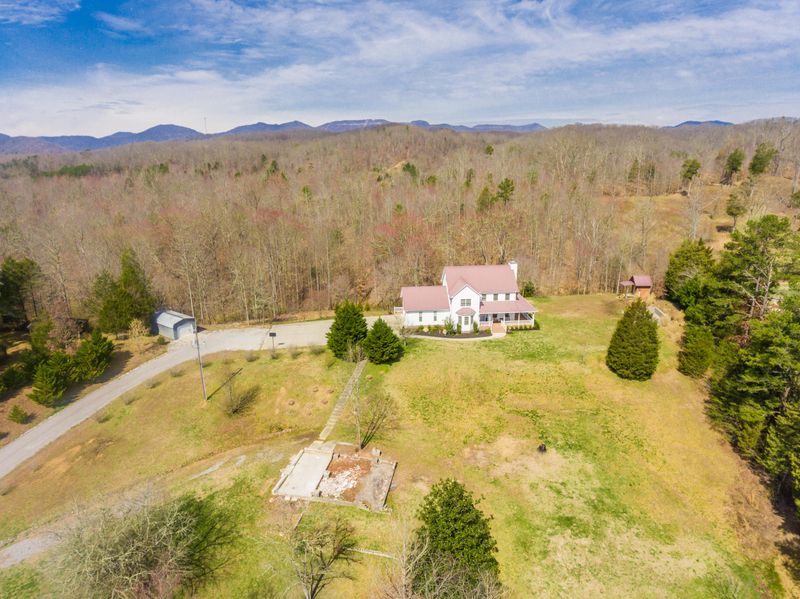664 Batley Rd, Clinton, TN 37716