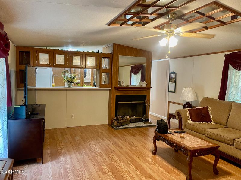 664 Chestnut Ridge Rd, Heiskell, TN 37754