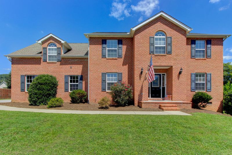 6645 Grace Nicely Ln, Corryton, TN 37721