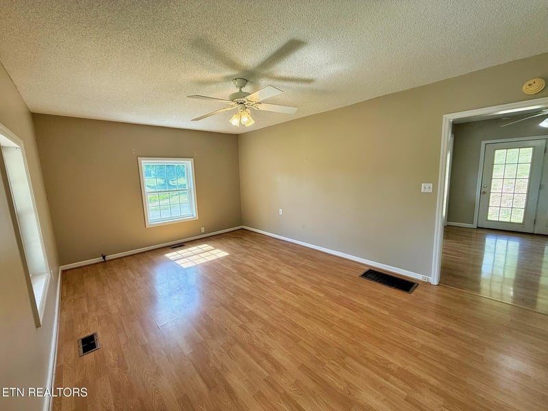 6646 Tennessee 297, Pioneer, TN 37847