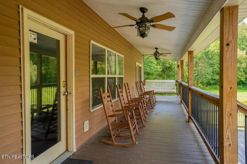 665 Gists Creek Rd, Sevierville, TN 37876