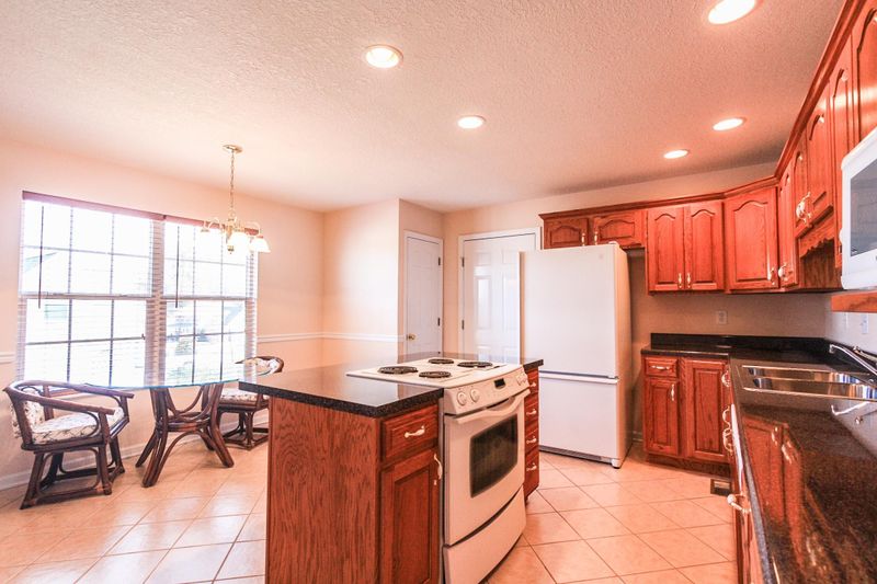 6653 Grace Nicely Ln, Corryton, TN 37721