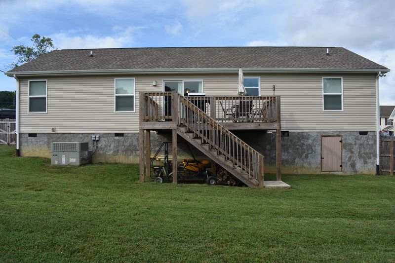 6654 Grace Nicely Ln, Corryton, TN 37721