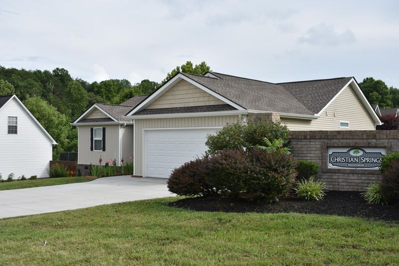 6654 Grace Nicely Ln, Corryton, TN 37721