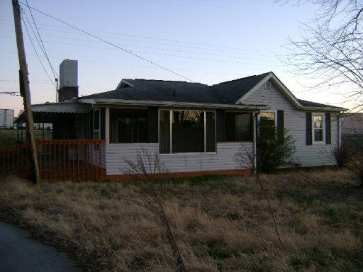 667 Witt Rd, Morristown, TN 37813