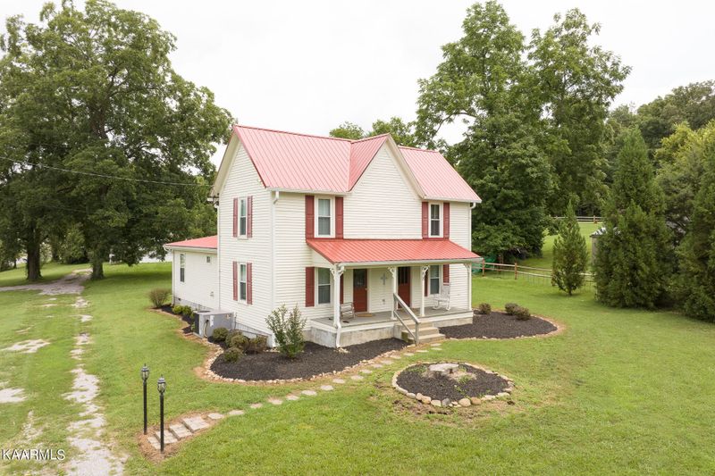 668 E Nails Creek Rd, Seymour, TN 37865