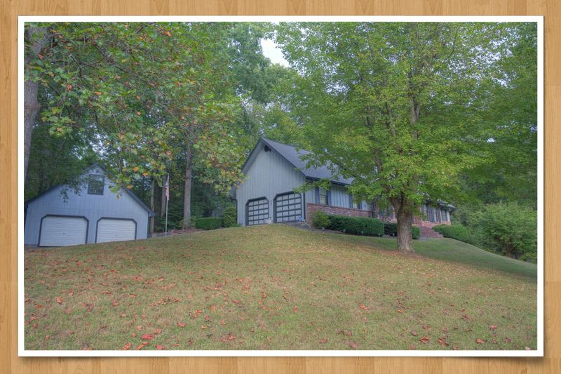 668 Skyline Dr, Gatlinburg, TN 37738
