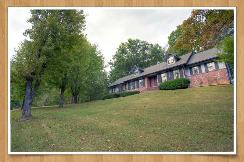 668 Skyline Dr, Gatlinburg, TN 37738