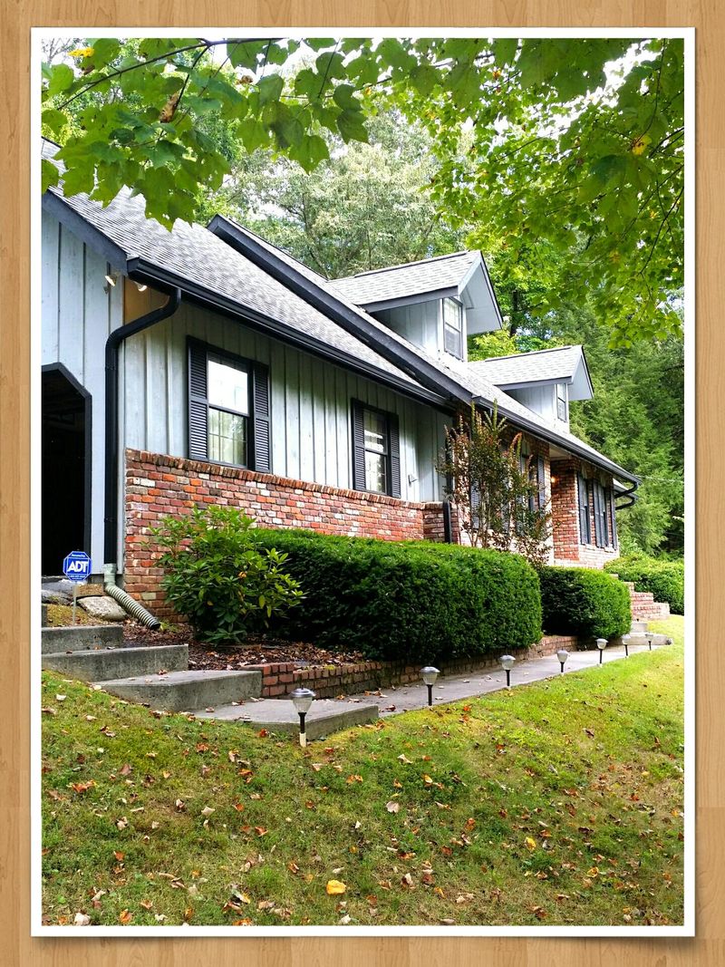 668 Skyline Dr, Gatlinburg, TN 37738