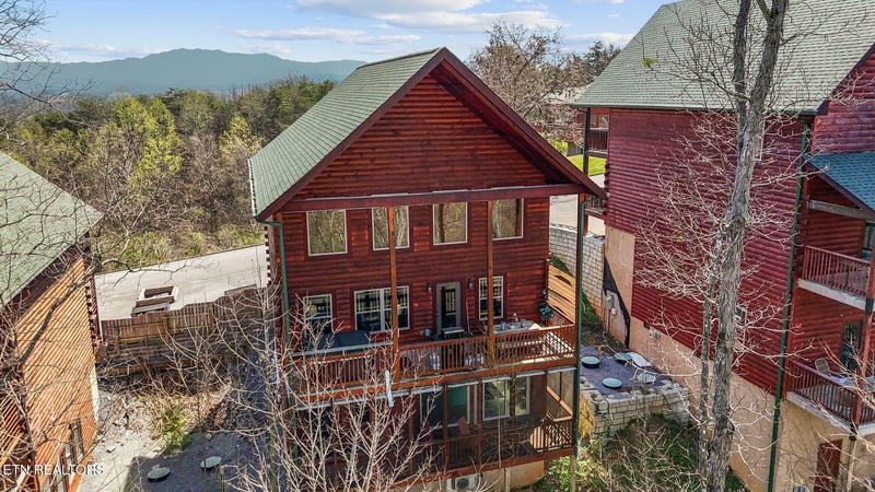 668 Stockton Dr, Sevierville, TN 37876
