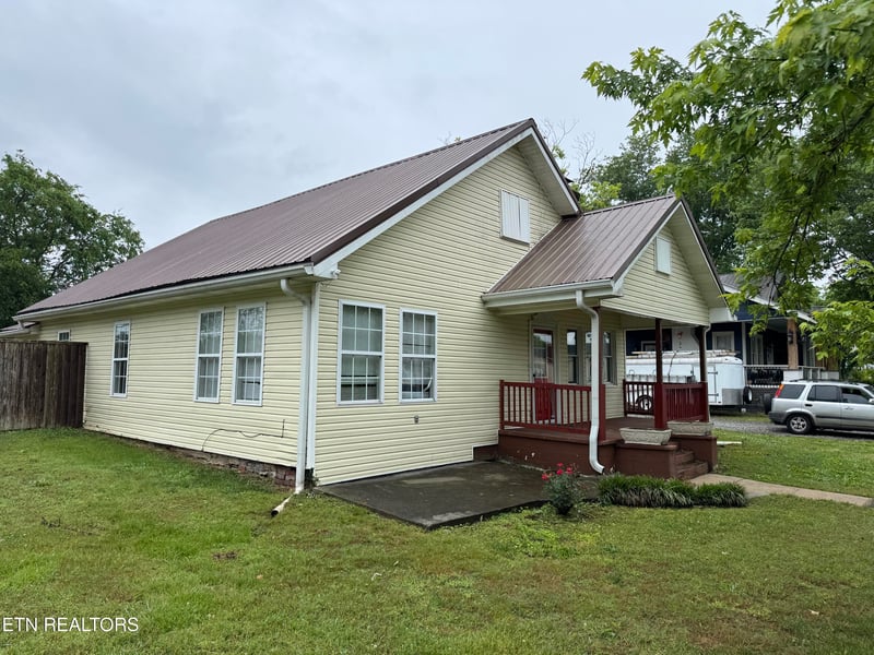6688 Morganton Rd, Greenback, TN 37742