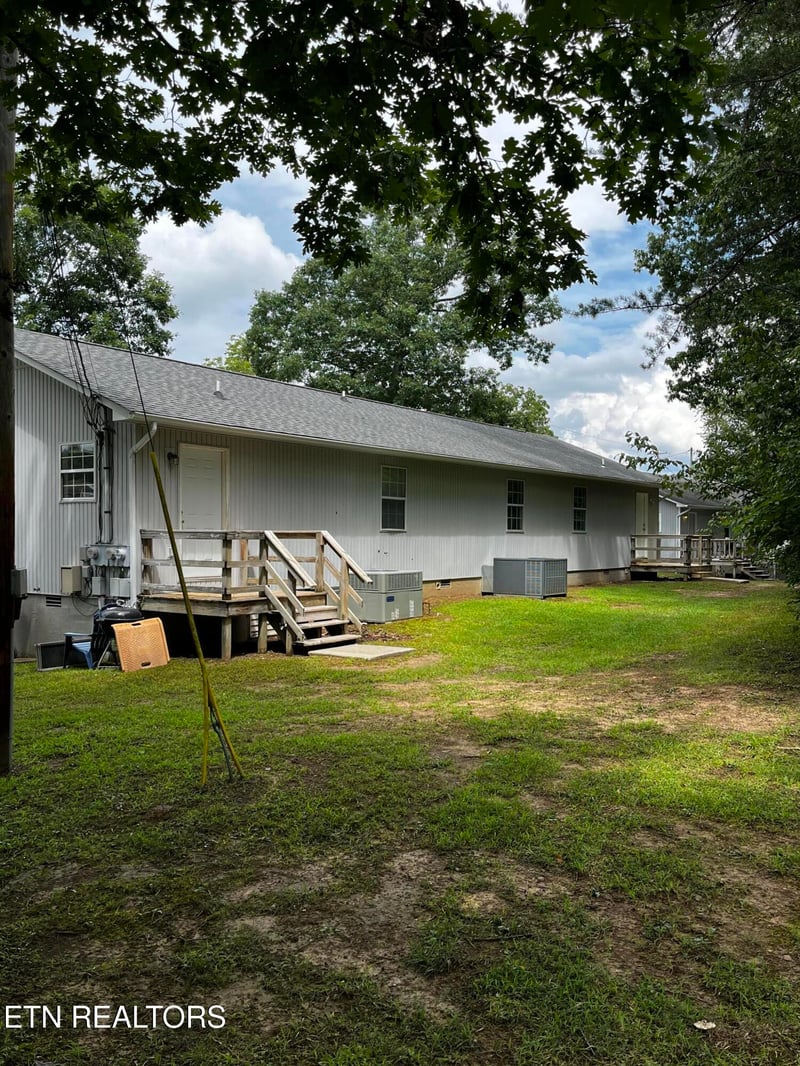 669 Myrtle Ave, Crossville, TN 38555
