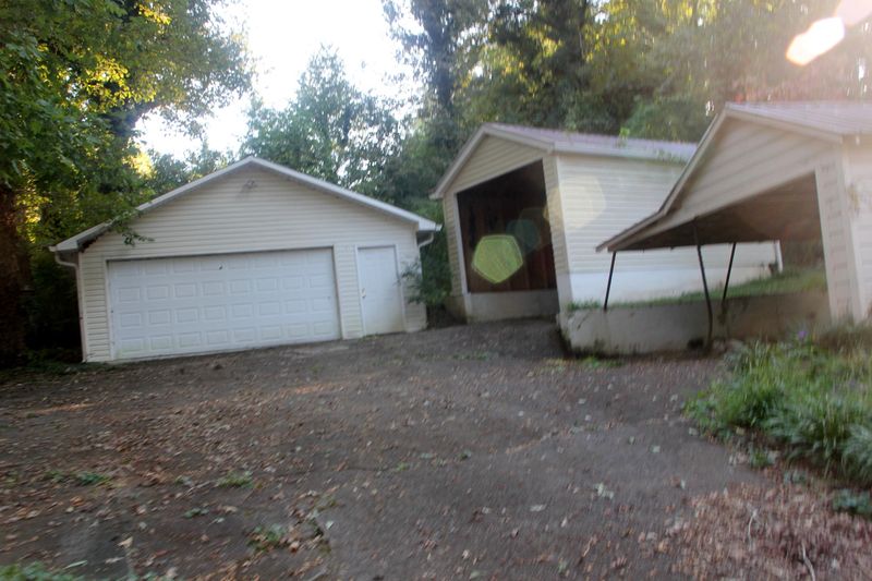 669 River Rd, Loudon, TN 37774