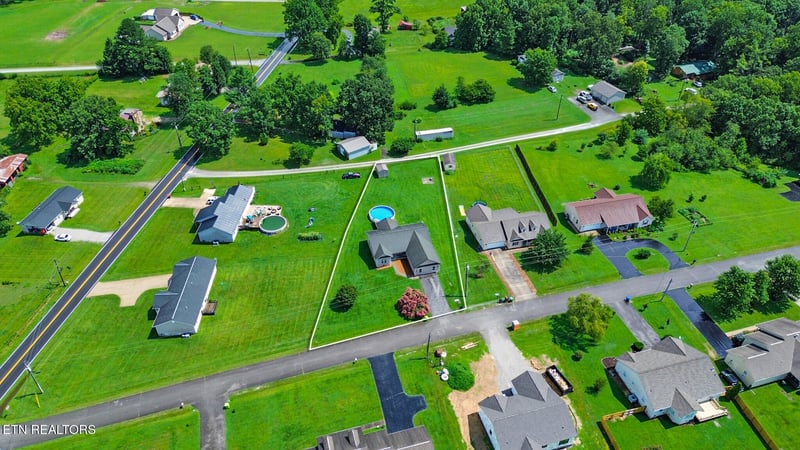 67 Lakyn Dr, Crossville, TN 38571