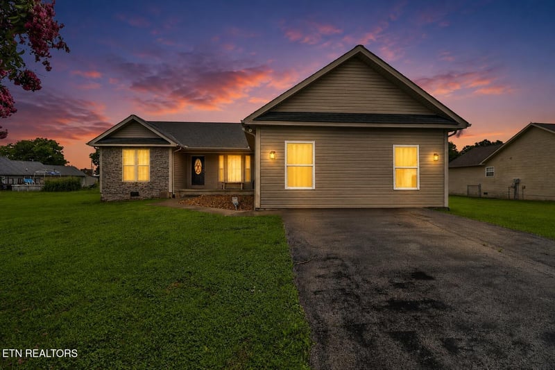 67 Lakyn Dr, Crossville, TN 38571