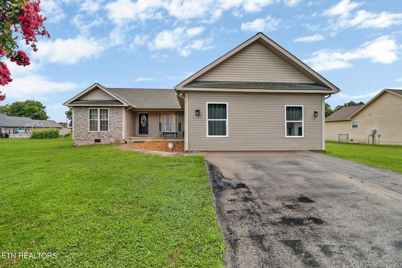 67 Lakyn Dr, Crossville, TN 38571