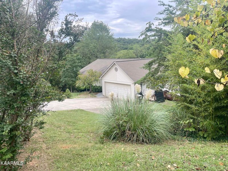 670 Emerald Ave, Kodak, TN 37764