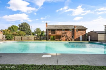 670 Grandview Dr, Lenoir City, TN 37772