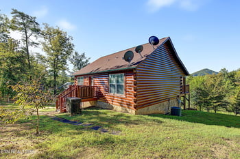 670 Magic Kingdom Ln, Sevierville, TN 37876