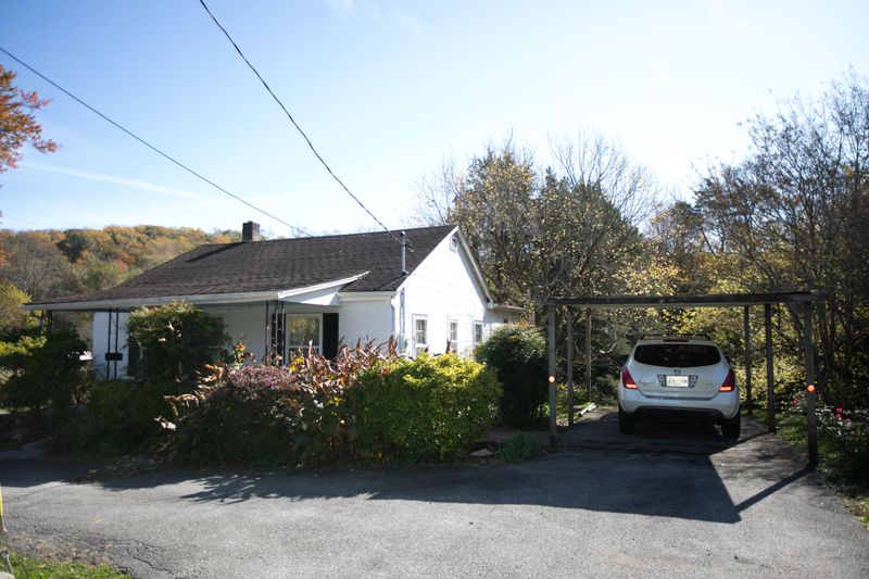 6702 S Northshore Dr, Knoxville, TN 37919