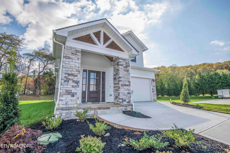 6704 Orange Petal Ln, Knoxville, TN 37931