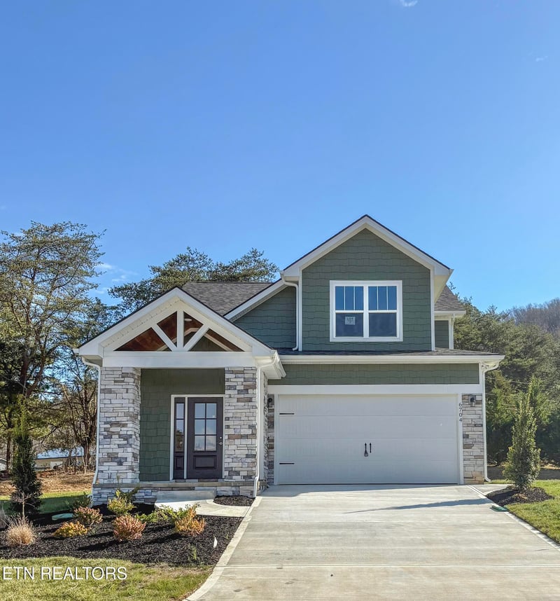 6704 Orange Petal Ln, Knoxville, TN 37931