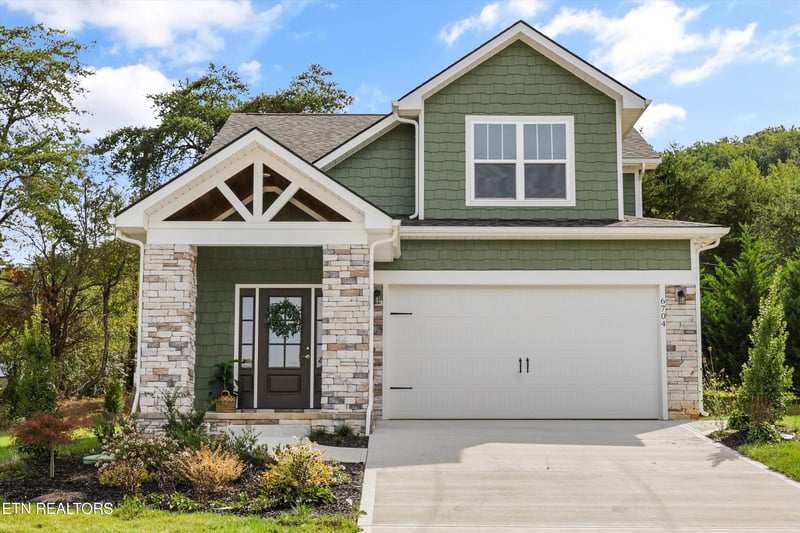 6704 Orange Petal Ln, Knoxville, TN 37931