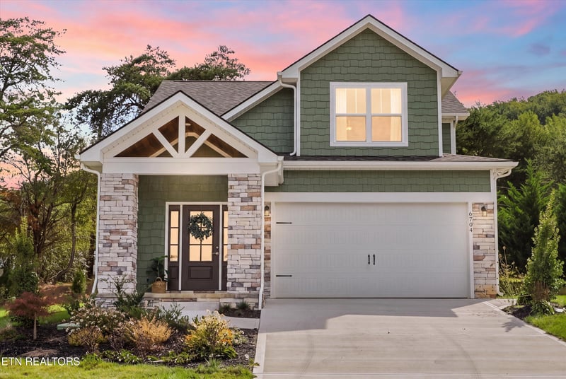 6704 Orange Petal Ln, Knoxville, TN 37931