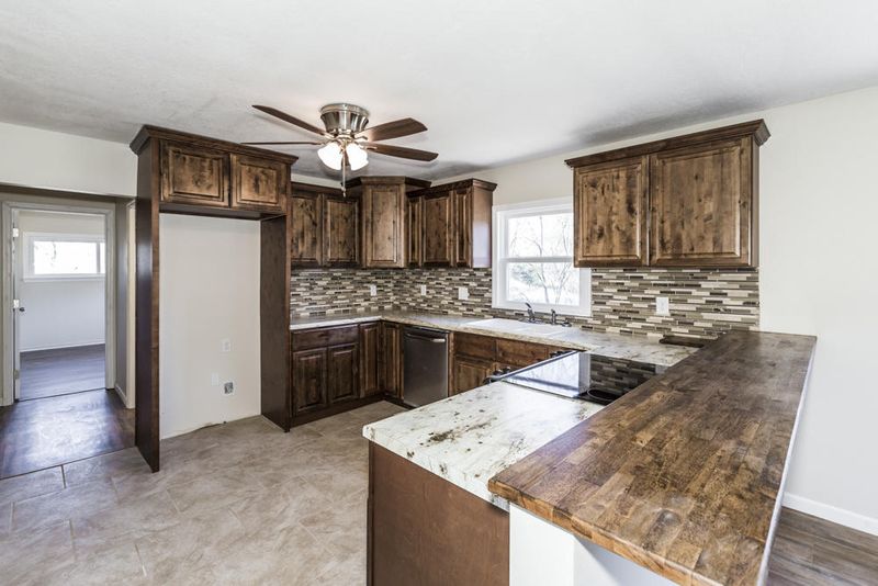 6705 Texas Valley Rd, Knoxville, TN 37938