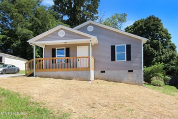 6708 Kern Rd, Knoxville, TN 37918