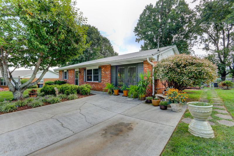 6708 Shrewsbury Dr, Knoxville, TN 37921