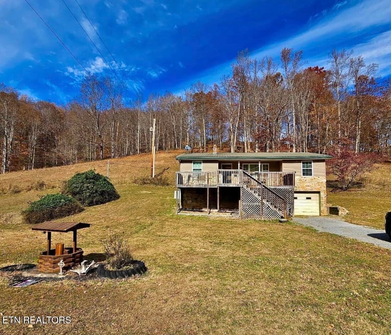 671 Hensley Hollow Rd, Thorn Hill, TN 37881