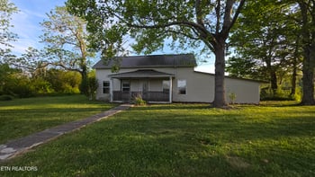 671 Williams Creek Rd, Oneida, TN 37841