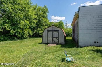 6710 Morganton Rd, Greenback, TN 37742
