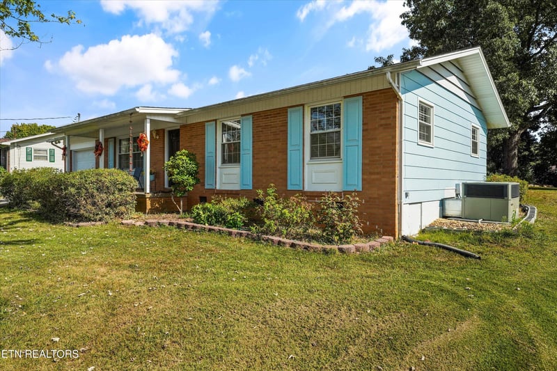 6712 Greenbrook Dr, Knoxville, TN 37931