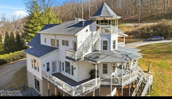 6715 Arapahoe Ln, Knoxville, TN 37918
